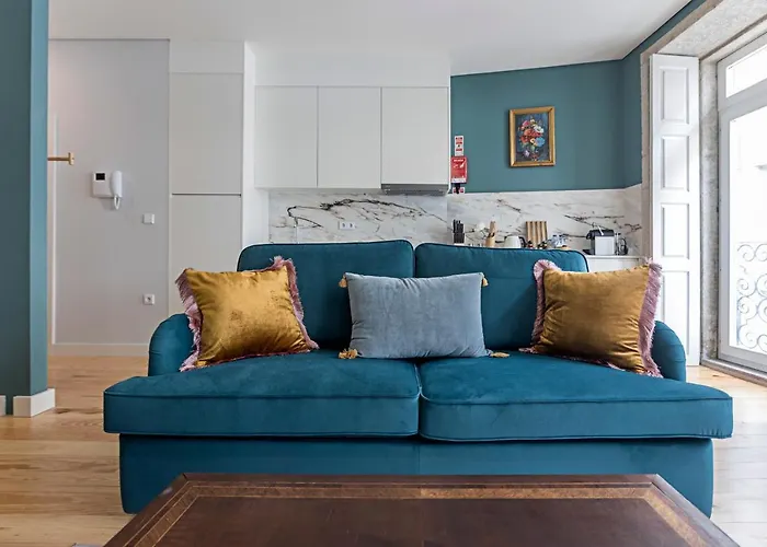 Turquoise Central Flat W Ac & Balcony By Lovelystay