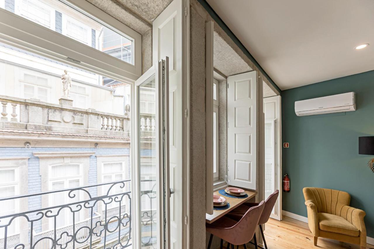 Apartment Turquoise Flat W Ac & Balcony By Lovelystay *