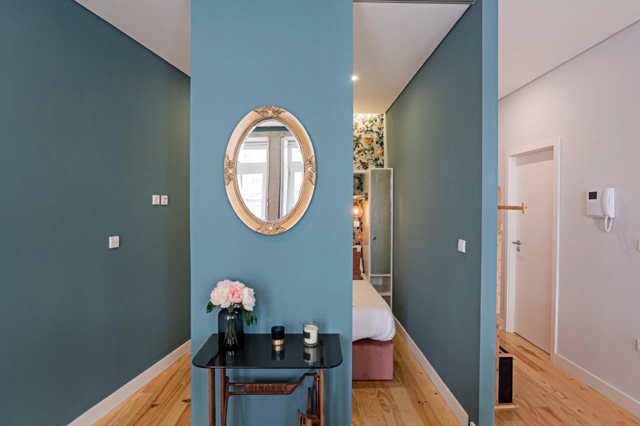 Apartment Turquoise Flat W Ac & Balcony By Lovelystay