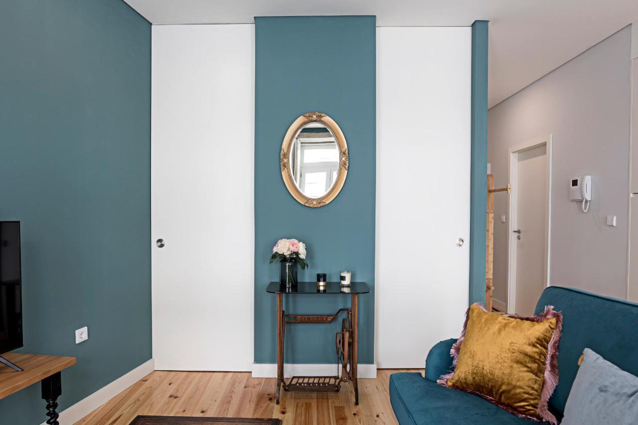 Apartment Turquoise Flat W Ac & Balcony By Lovelystay
