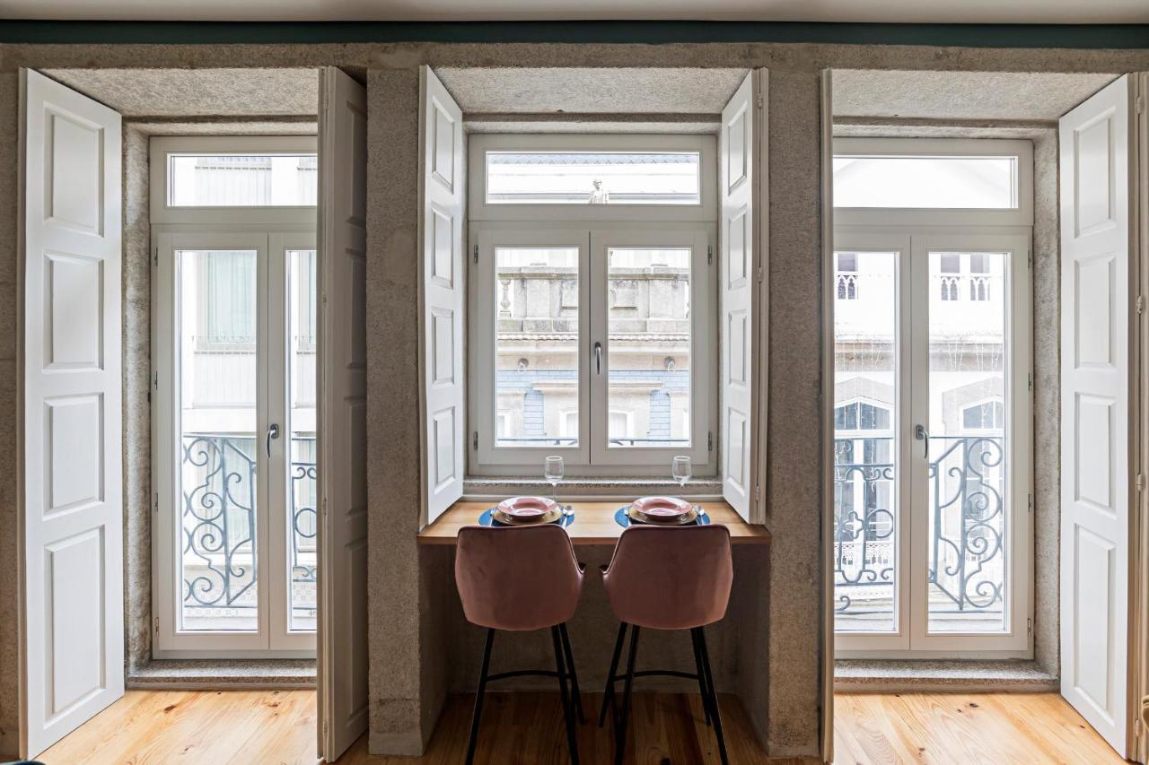 Turquoise Flat W Ac & Balcony By Lovelystay Apartment