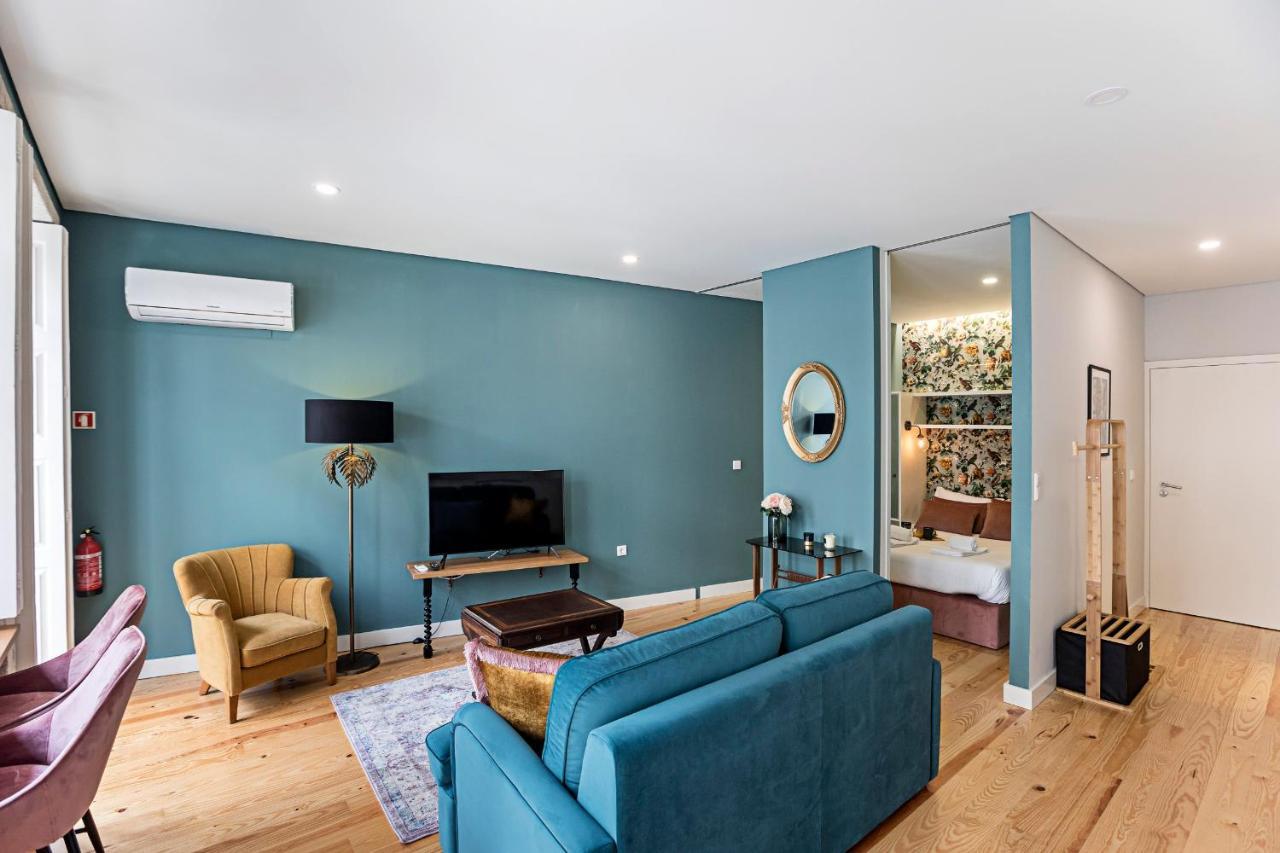 Apartment Turquoise Flat W Ac & Balcony By Lovelystay