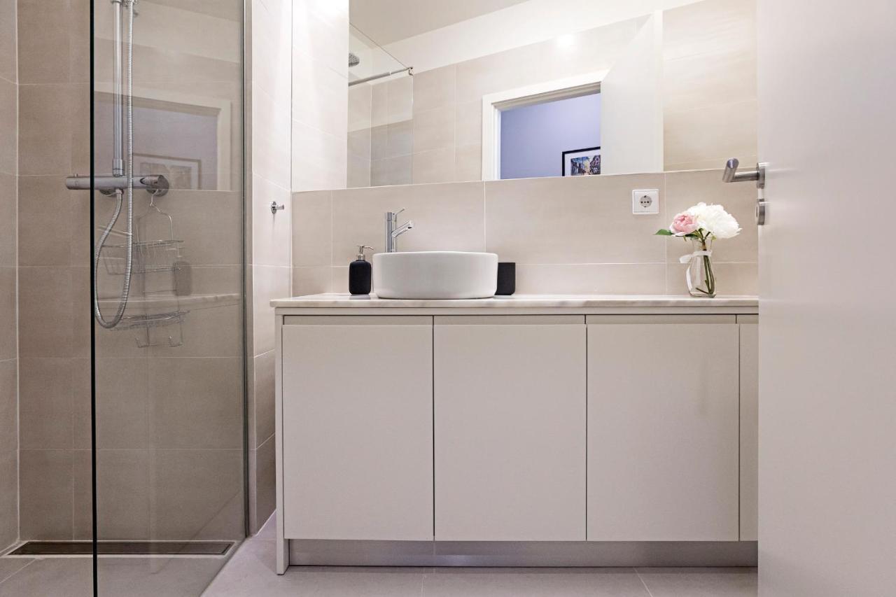 Turquoise Flat W Ac & Balcony By Lovelystay Apartment Porto